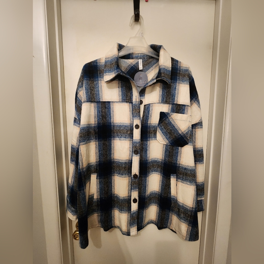 BNWT women's plaid shirt